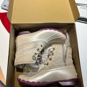 Sperry - girls size 4